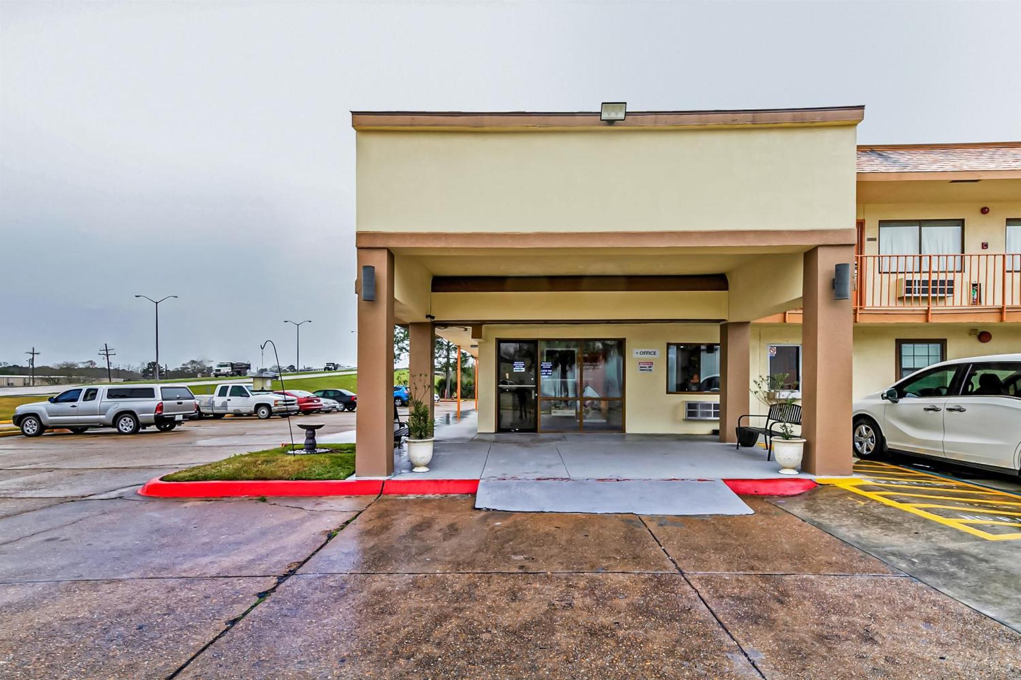 Oyo Hotel Lake Charles Hwy 10 Exteriör bild